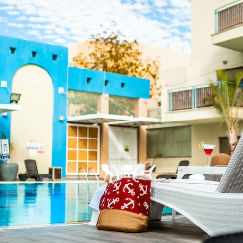 בריכת שחייה